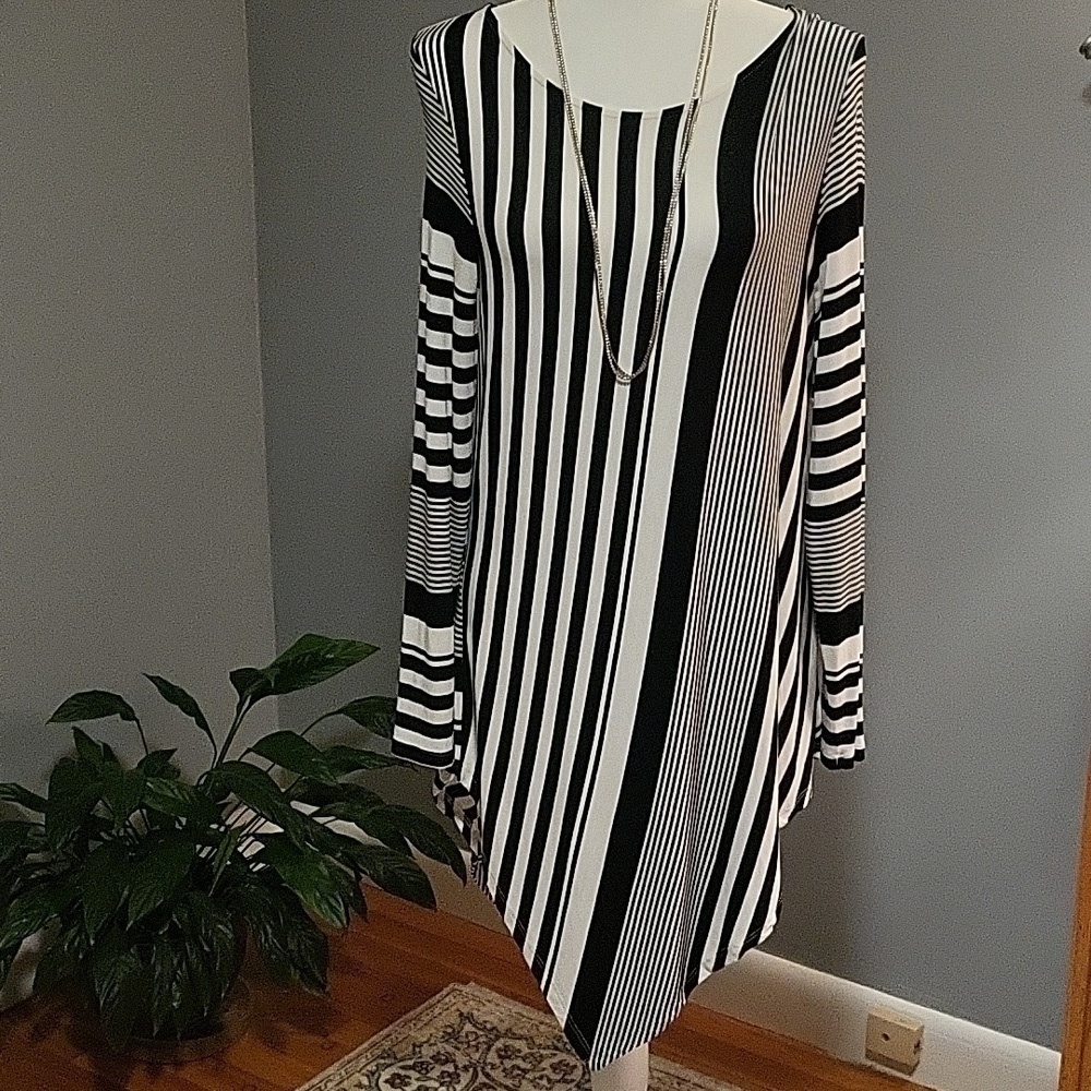 Cyrus Black/White Striped Rayon/Spandex Dress with Asymetrical Hem Size M